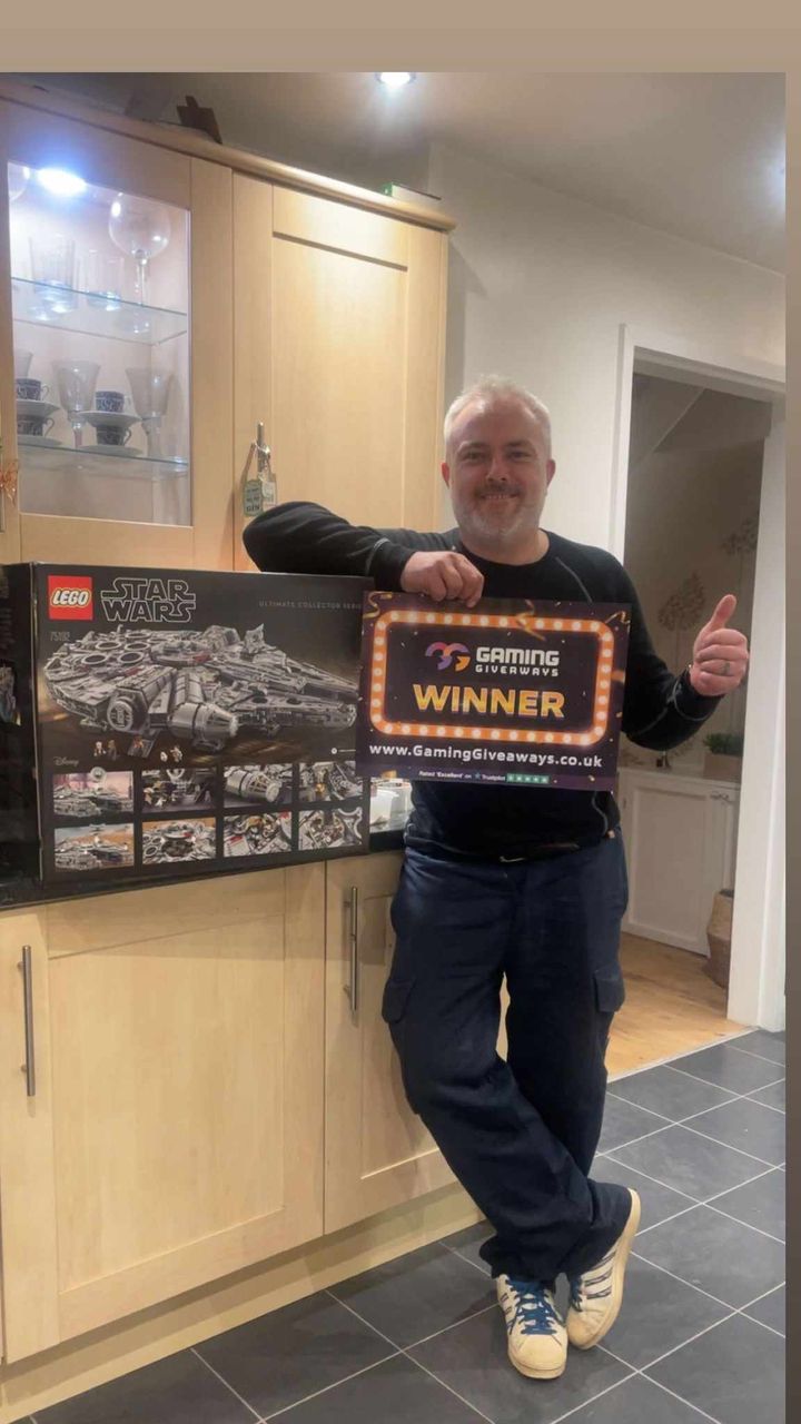Paul - LEGO Millennium Falcon